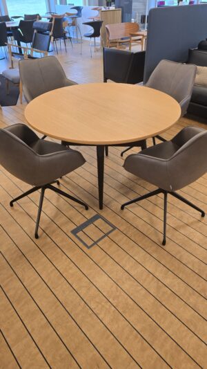 Showrooms model - Hans J. Wegner GE526 Spisebord - Sort malet bøgestel/Eg finer